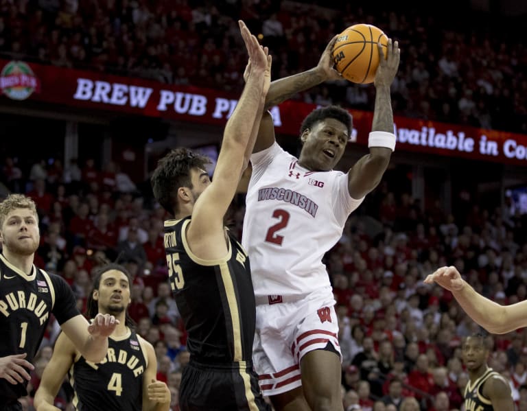 Wisconsin Badgers Look To Tighten Up Offense During Winnable Stretch