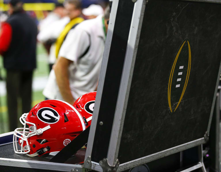 Small change to UGA's football helmet