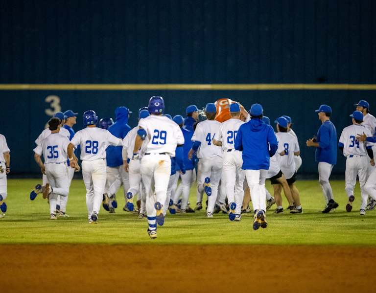 Blue Raiders walk it off in extra innings