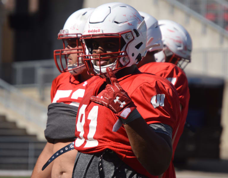 2019 Wisconsin Badgers Football vs Kent State~Isaiahh Loudermilk