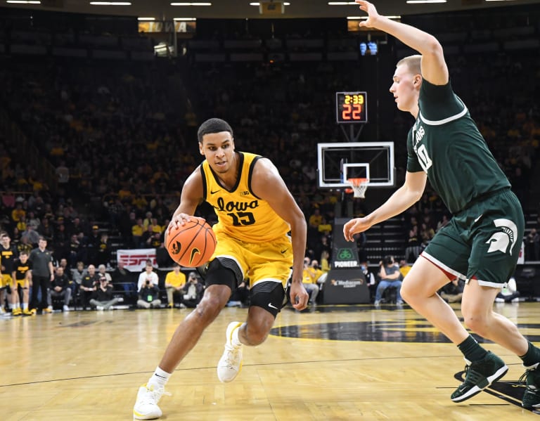 HawkeyeReport - Murray Named Finalist For Karl Malone Award