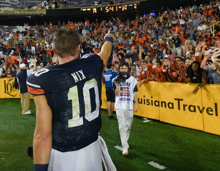 Auburn quarterback Bo Nix enters transfer portal