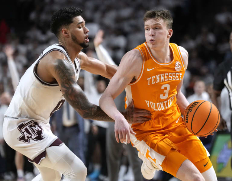 Tennessee Basketball Drops to No. 8 in AP Poll After Loss to Texas A&M