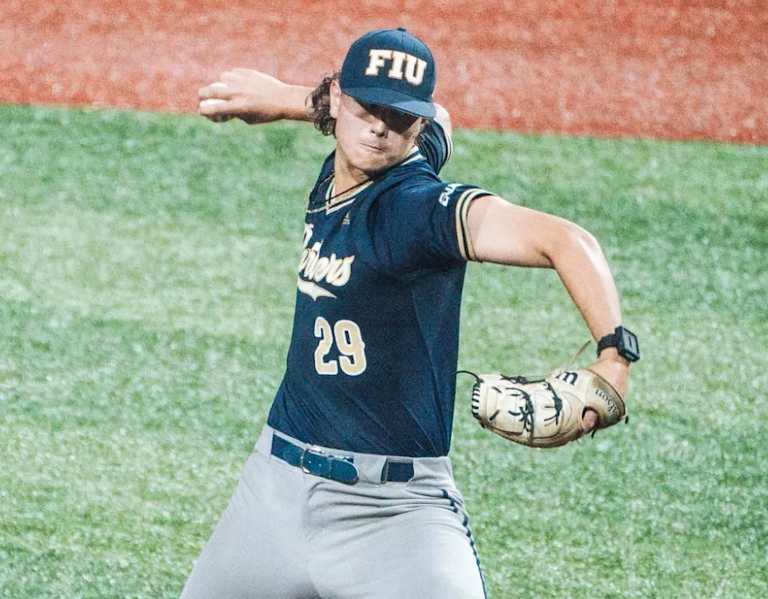 Florida International RHP Owen Puk commits to West Virginia