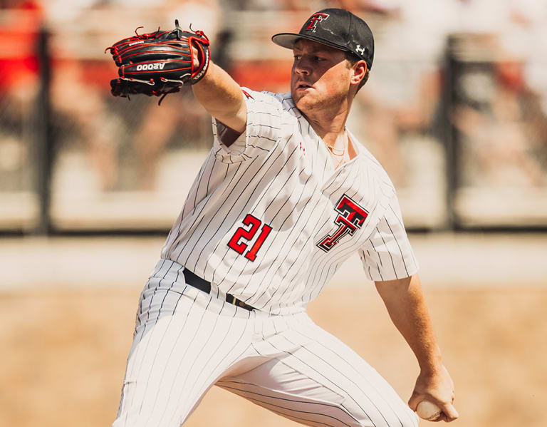 Arkansas baseball adds a pitcher in the transfer portal