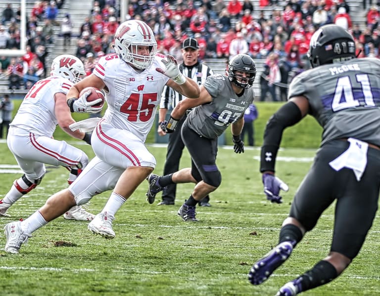 Raiders' Alec Ingold leads the way for fellow rookie Josh Jacobs