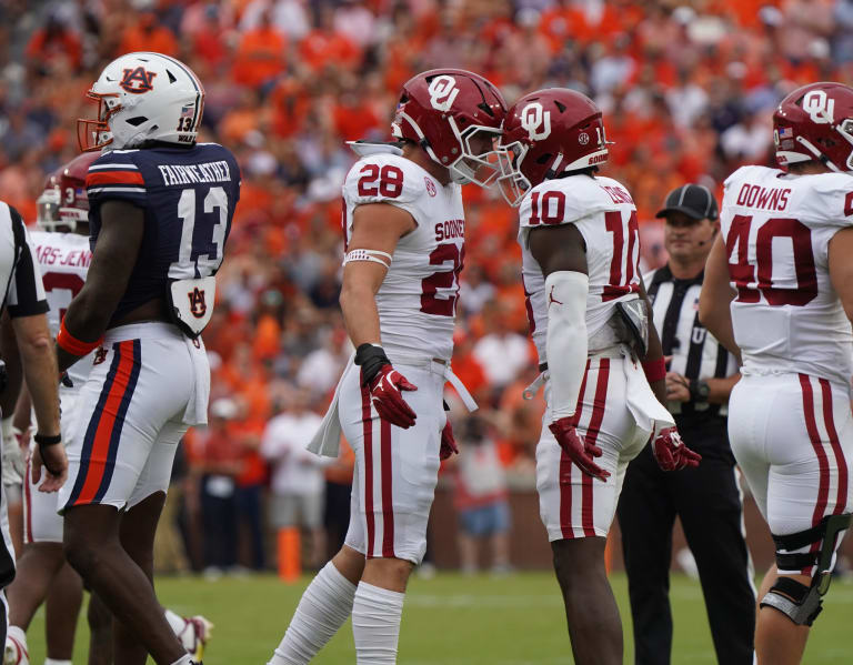 Halftime huddle: Sooners have a close duel with Auburn