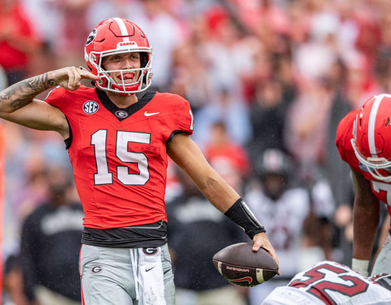 UGASports  –  PHOTOS: Georgia defeats South Carolina 24-14