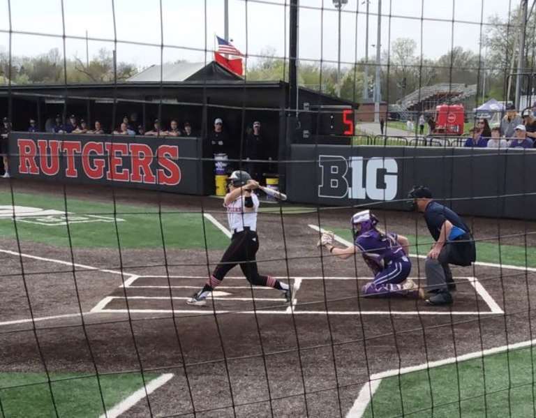 Softball Swept by Northwestern