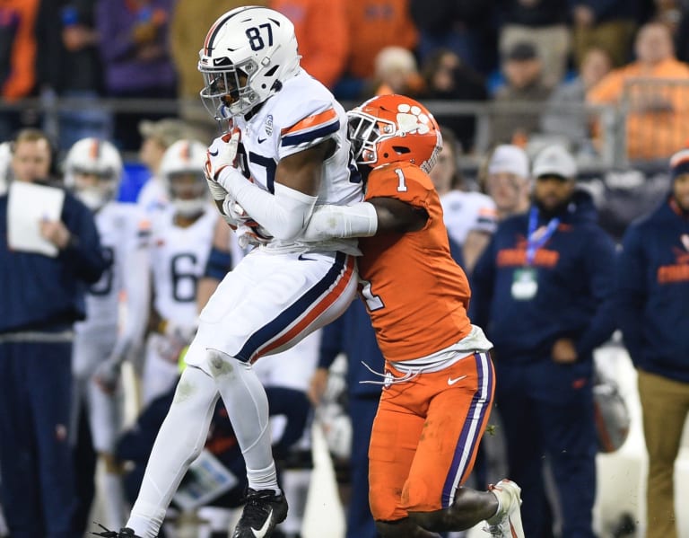 Dontayvion Wicks shakes off tackle, scores TD