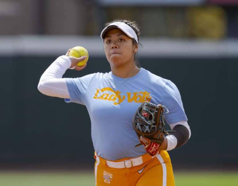 Destiny Rodriguez steps up vs. home-state Longhorns in Super Regional ...