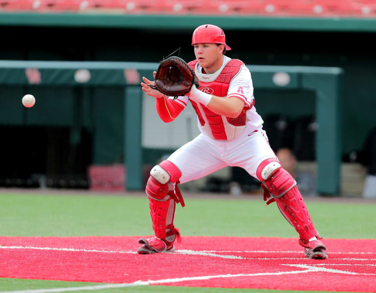 Arkansas Razorbacks baseball adds another transfer catcher in Houston's