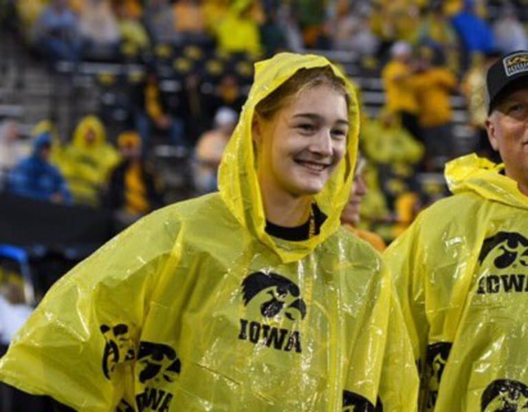 ode-enjoys-iowa-visit-hawkeye-beacon-iowa-hawkeyes-football