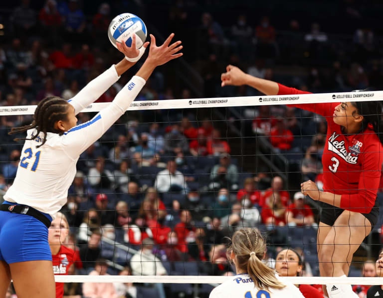 Husker volleyball MB Kayla Caffey hoping to come back to win championship