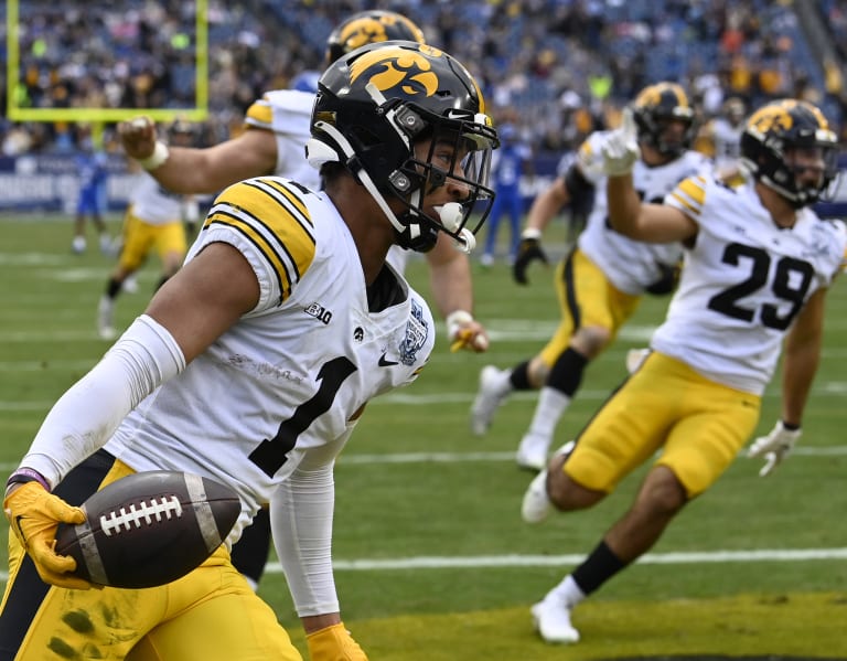 Iowa LB Jack Campbell's grandfather killed in accident before