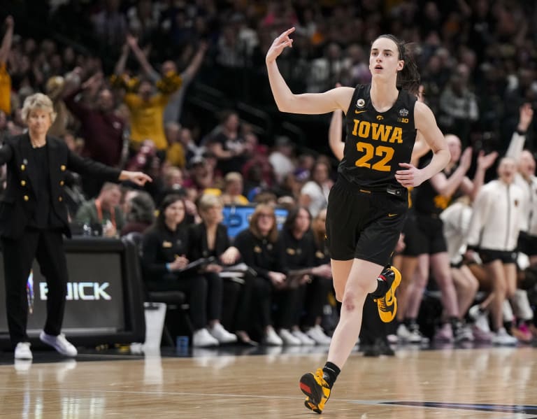 National Championship Preview: Iowa vs. LSU - Hawkeye Beacon: Iowa ...