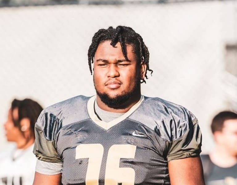 UCF OL Adrian Medley commits to Florida State