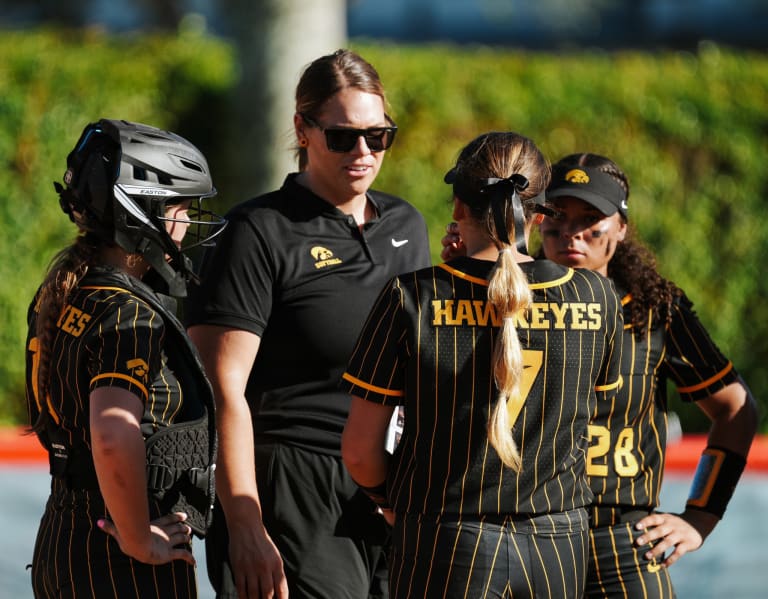 Iowa Baseball, Softball To Face #1 Teams - Go Iowa Awesome