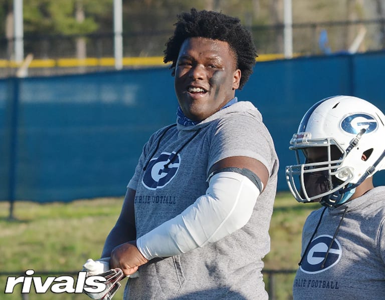 UNC Recruiting: 2022 Five-star DT Travis Shaw commits to Heels - Tar Heel  Blog