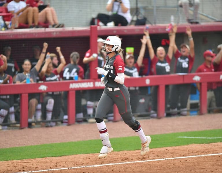 Arkansas Razorbacks stars KB Sides Danielle Gibson deliver