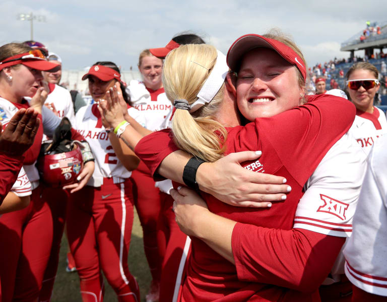 Kelly Maxwell rebounds, delivers gutsy performance in OU's win over ...