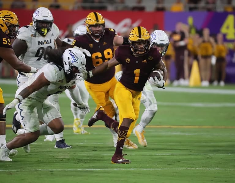 New cast of characters on offense effective in 40-3 season opening win