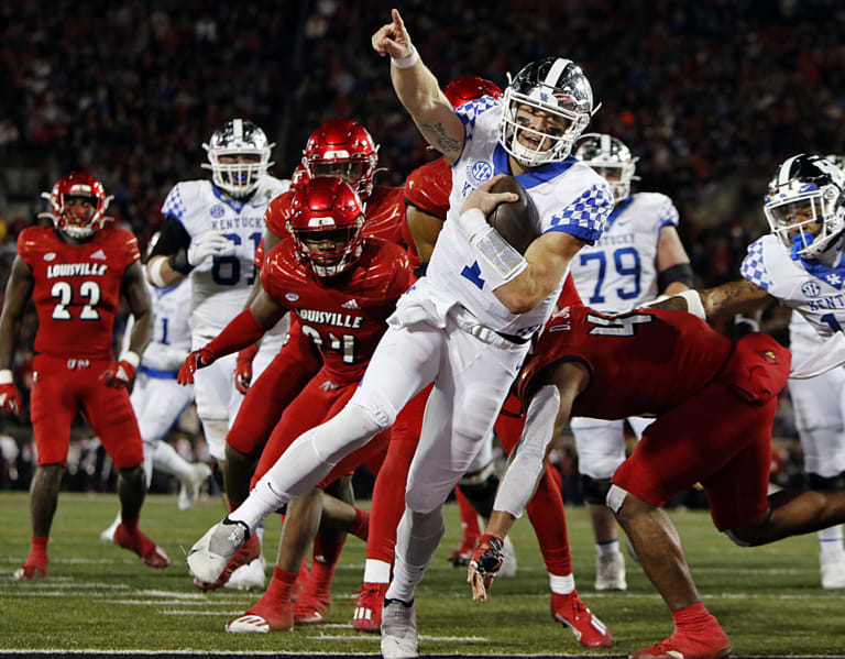 CatsIllustrated - Levis leads Cats in 52-21 romp over Louisville