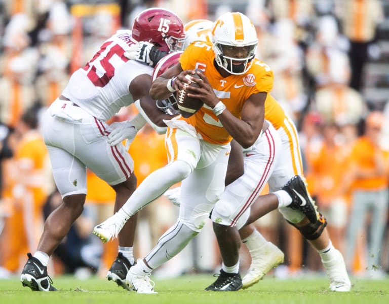 Tennessee football fans carry goalpost after Alabama win - Good Morning  America