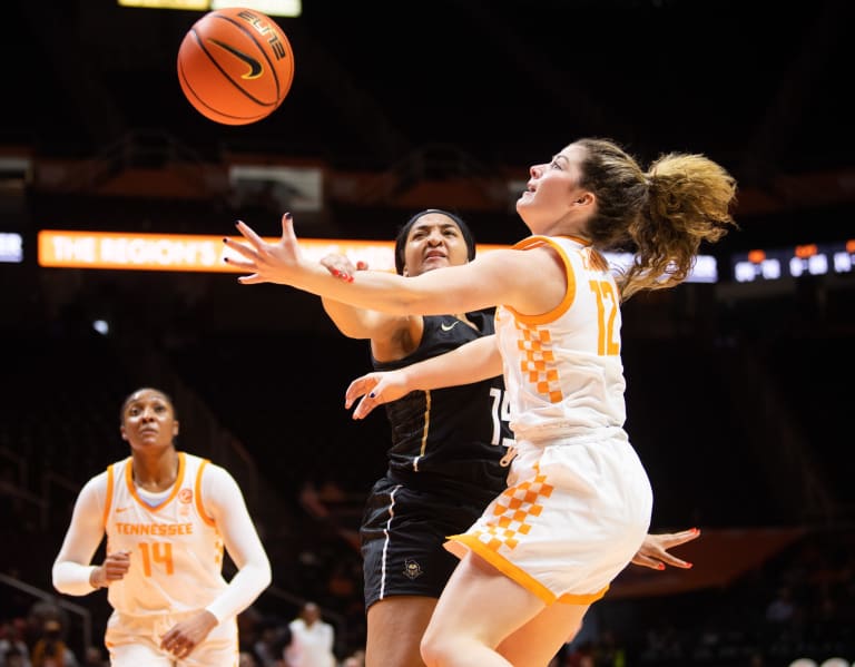 Edie Darby Sparks Cheers From Fans, Teammates In Lady Vols’ Win Over ...