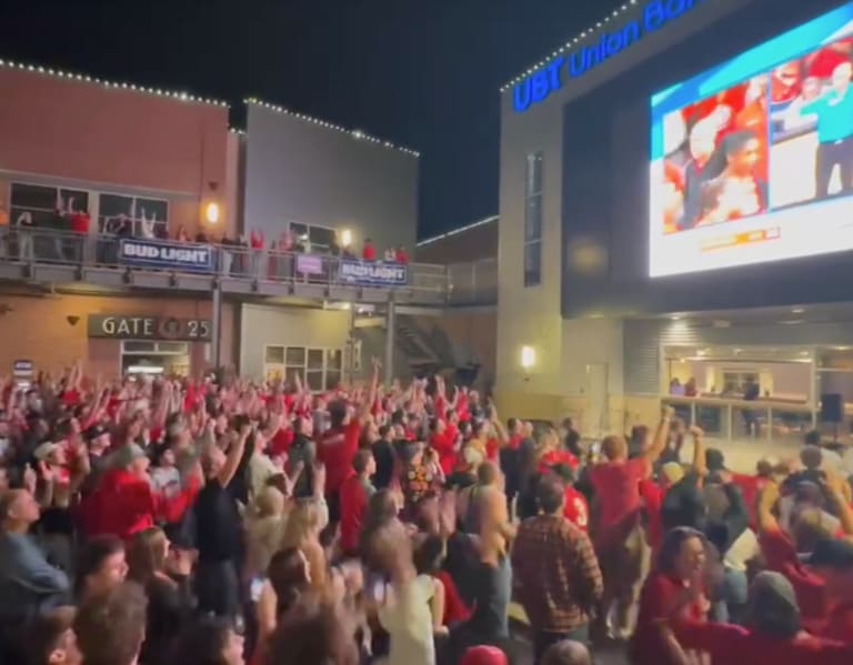 Nebraska Volleyball Reaction as Huskers beat Wisconsin in epic 1 vs. 2