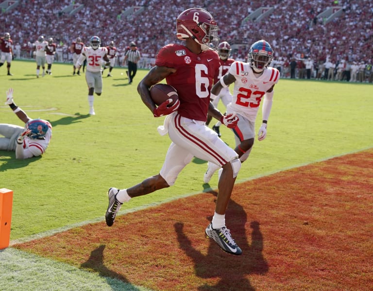 DeVonta Smith receives an A grade for his preseason debut