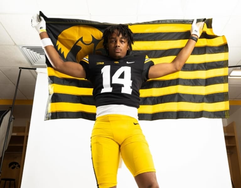 Go Iowa Awesome  –  COMMIT: Three-Star Illinois WR KJ Parker Chooses Iowa