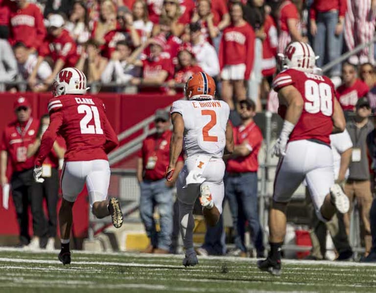 Wisconsin falls to Illinois, 34-10