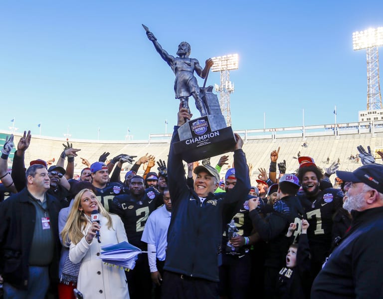 Memphis football: Tony Pollard ties NCAA record with kickoff return TD