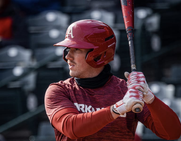 Arkansas outfielder Logan Maxwell can 'flat-out hit'