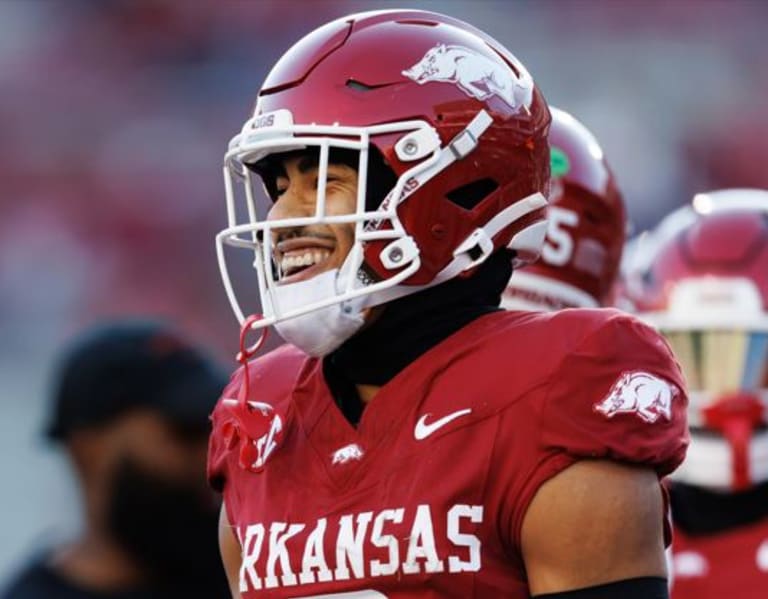 Arkansas wide receiver Isaiah Sategna to transfer