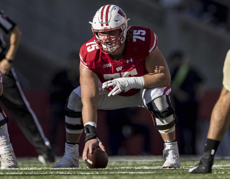 OL Joe Tippmann will leave Wisconsin early for the 2023 NFL Draft