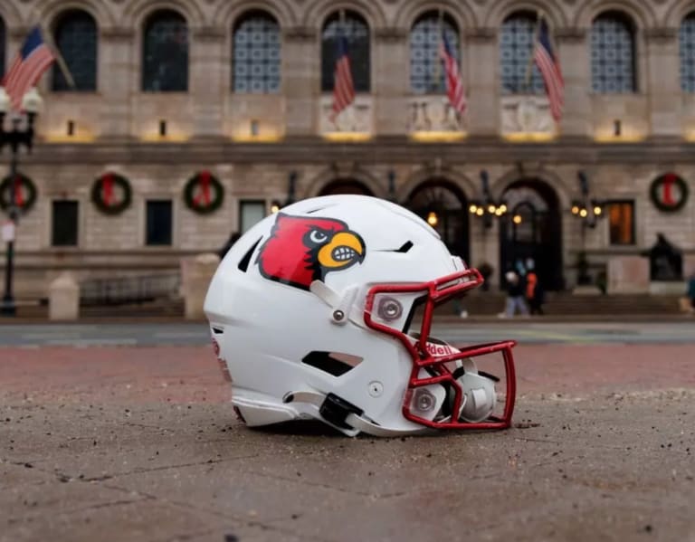 Louisville Ready to Face Rival Cincinnati in Fenway Bowl on Saturday