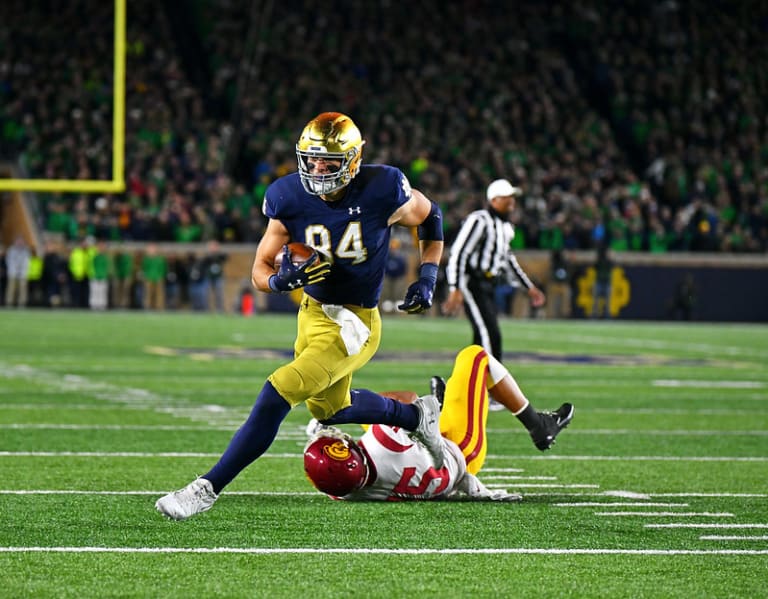 Former Notre Dame offensive lineman signs with Chicago Bears