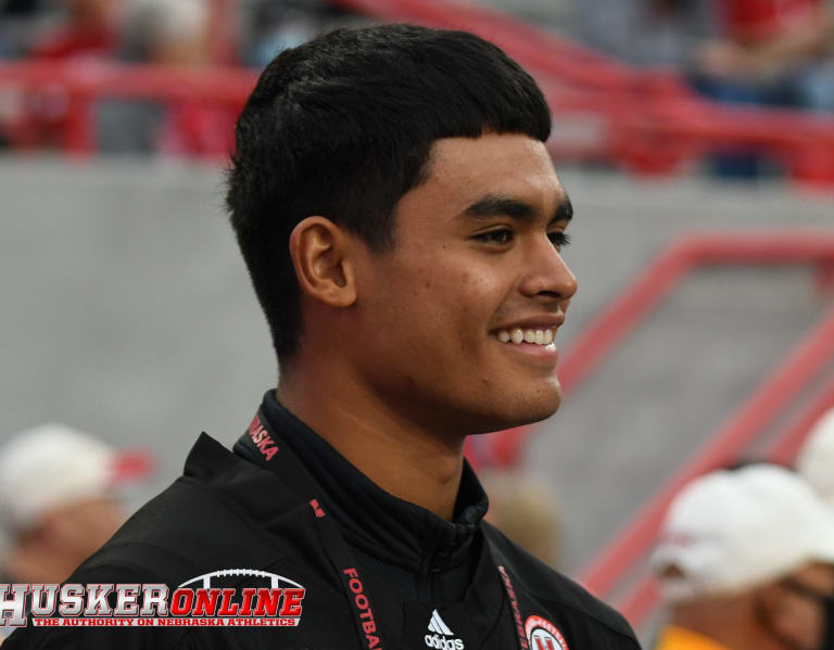 HuskerOnline  –  Four-star OLB Akana checks out Nebraska for a third time