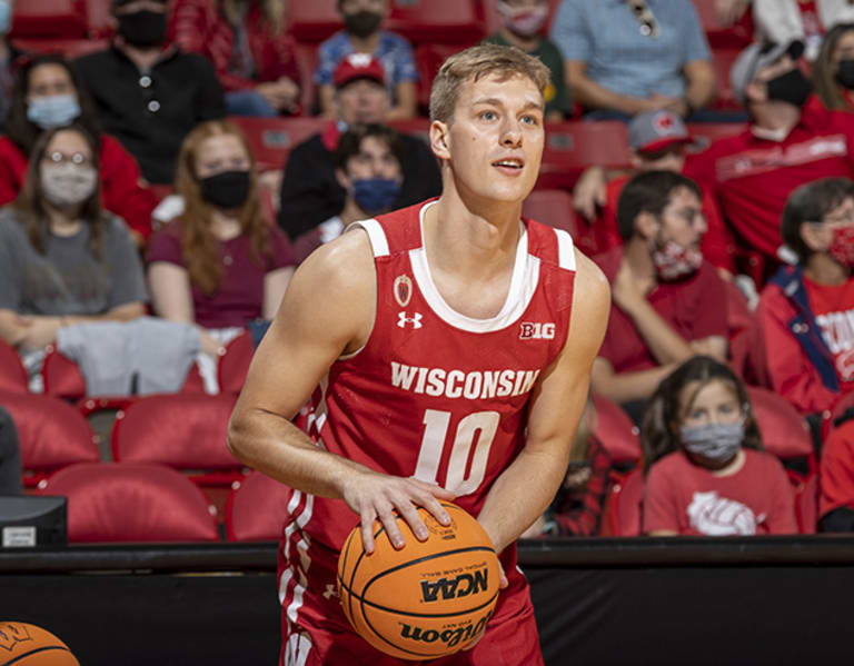 Badgers Guard Isaac Lindsey Embraces His Wisconsin Dream While Shooting ...