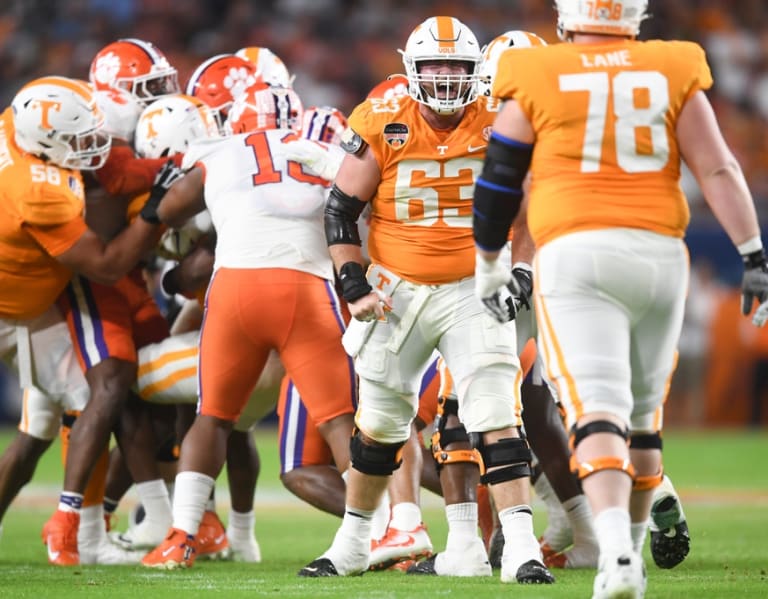 Vols OL Cooper Mays announces return for 2024 season VolReport