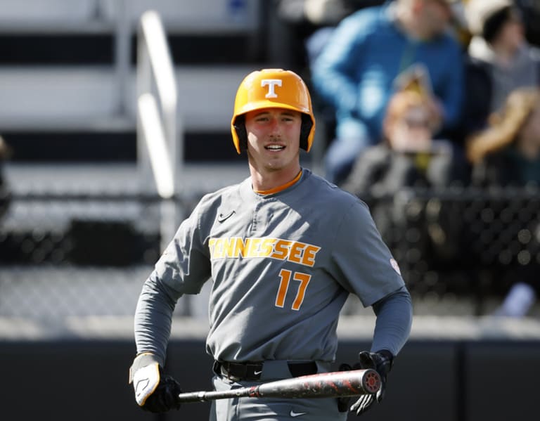 No. 16 Vol baseball swept by No. 5 Arkansas with 7-2 loss.