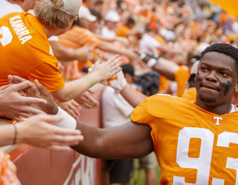 Vols DL Amari McNeill Enters Transfer Portal After Two Seasons In ...