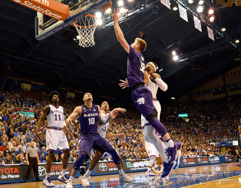 KU wins sixth straight Sunflower Showdown