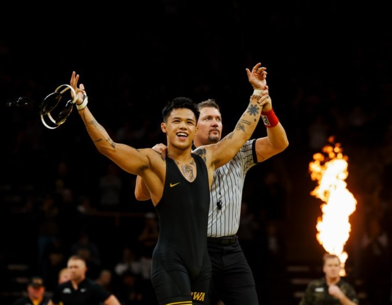 No. 2 Iowa 32, No. 20 Stanford 9: Dazzling Home Debuts