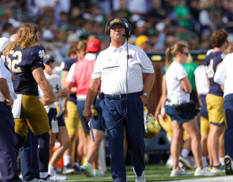 Football Never Sleeps Notre Dame Ol Coach Harry Hiestand Retires 4140