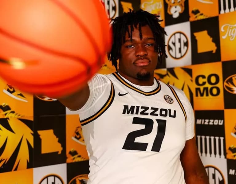 Jackets add big man Marshall via portal