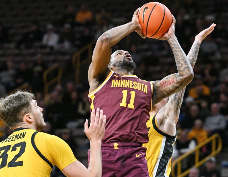 Gophers pick up first win in Iowa City in 2015; Down Hawkeyes 72-67