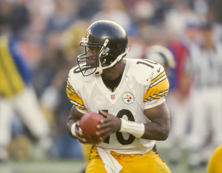 Pittsburgh Steelers Greg Lloyd sits on his helmet during the final